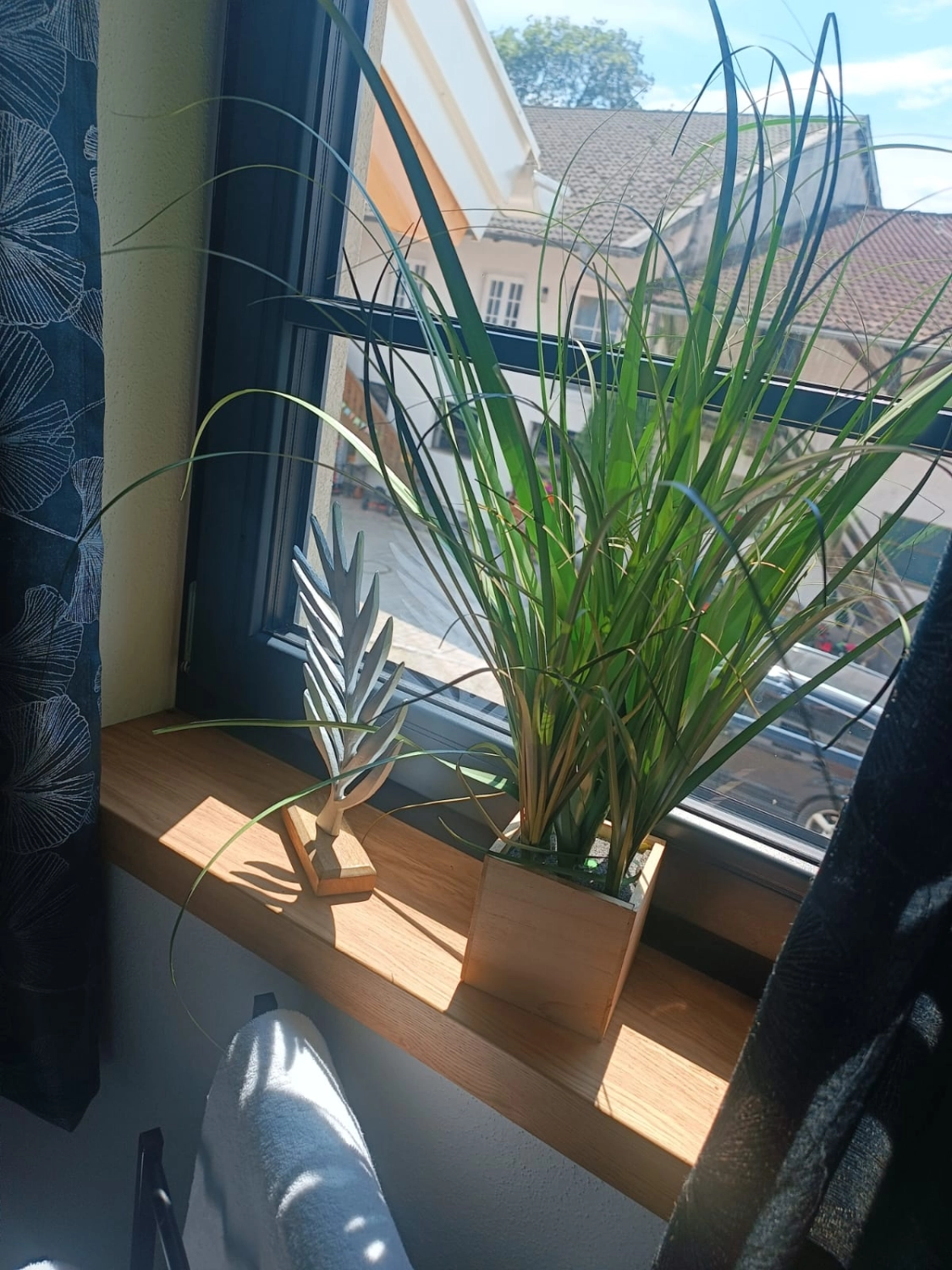 Ferienwohnung Delux - Fensterbank mit Dekogräsern