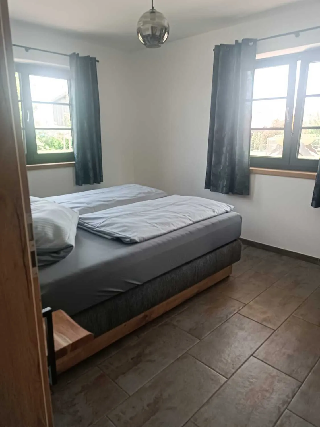 Neubau Wohnung - Schlafzimmer mit Doppelbett