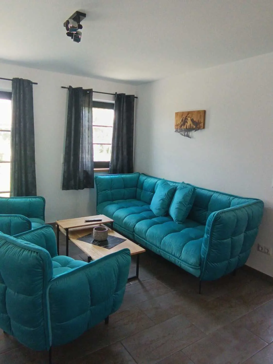 Neubau Wohnung - Wohnzimmer mit Sitzgruppe
