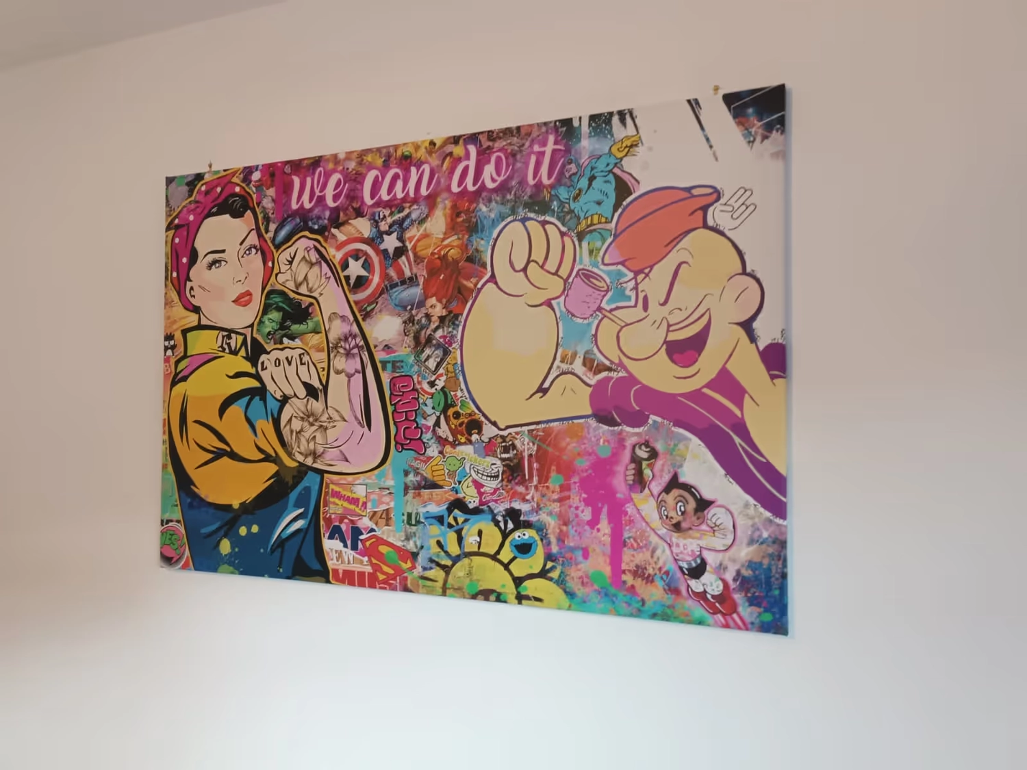 Junior Suite - Wandbild We Can Do It im Wohnbereich